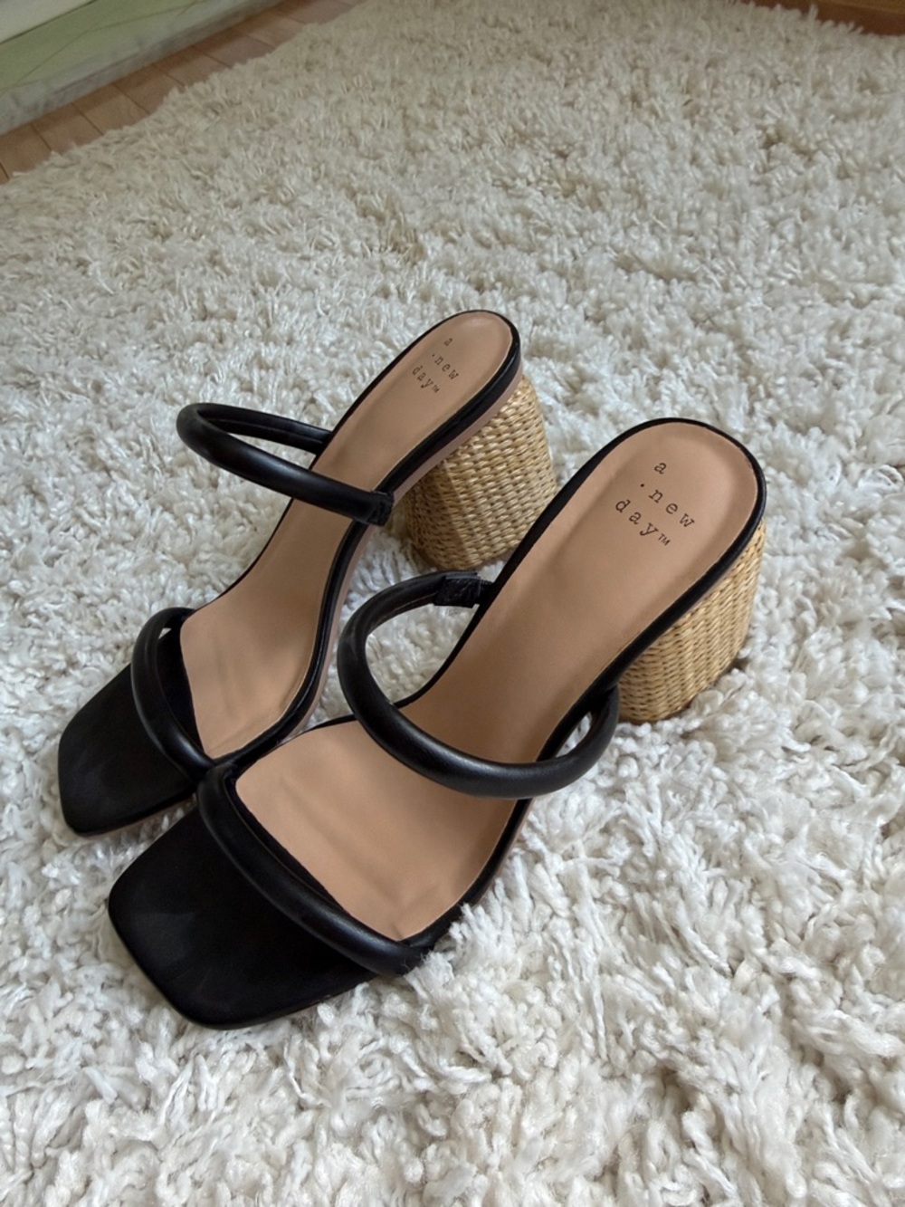Heels - Picture 4 of 5